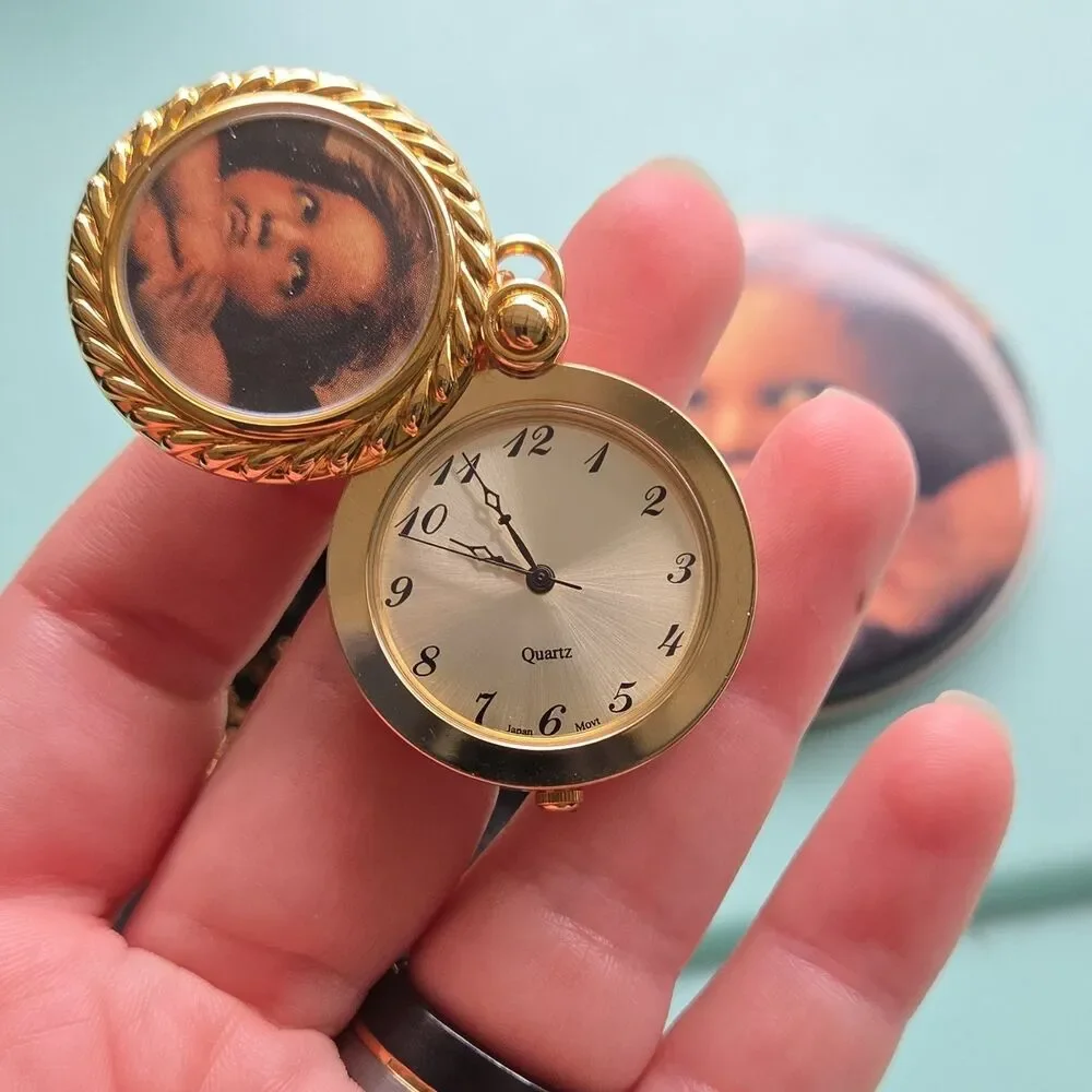 SII Quartz Full Hunter Pocket Watch Gold Case White Dial Arabic Numerals Chain